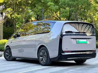 Li Auto Li MEGA 2025, 40000 км, за 68862.7 USD