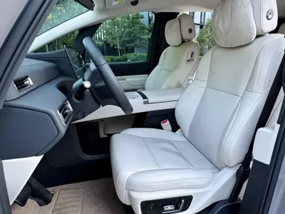 Li Auto Li MEGA 2025, 40000 км, за 68862.7 USD - фото 7