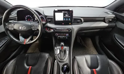 Hyundai Veloster 2018, 57577 км, за 8721.51 USD - фото 7