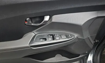 Hyundai Veloster 2018, 57577 км, за 8721.51 USD - фото 17