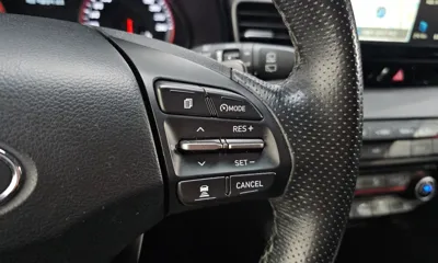 Hyundai Veloster 2018, 57577 км, за 8721.51 USD - фото 19