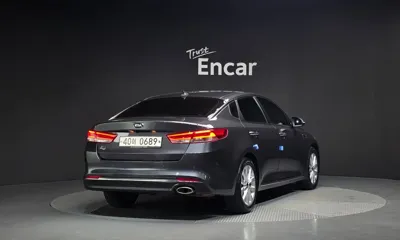 Kia K5 2016, 73040 км, за 6897 USD