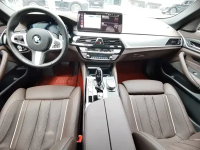BMW 5 Series 2021, 66000 км, за 30929.81 USD