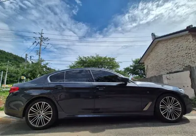 BMW 5-Series 2019, 108725 км, за 17067.09 USD