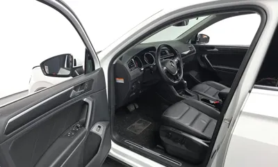 Volkswagen Tiguan 2020, 110923 км, за 12734.67 USD - фото 10