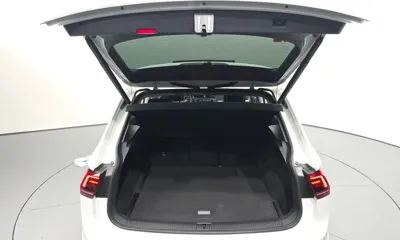 Volkswagen Tiguan 2020, 110923 км, за 12734.67 USD - фото 20