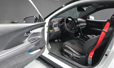 Hyundai Veloster 2018, 116227 км, за 6825.71 USD - фото 10