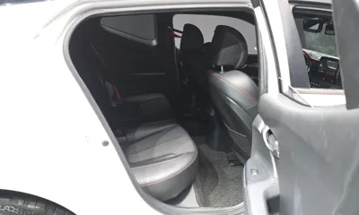 Hyundai Veloster 2018, 116227 км, за 6825.71 USD - фото 12