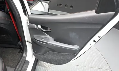 Hyundai Veloster 2018, 116227 км, за 6825.71 USD - фото 25