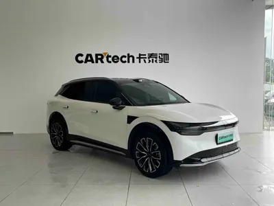 Zeekr 7X 2025, 20000 км, за 25566.46 USD
