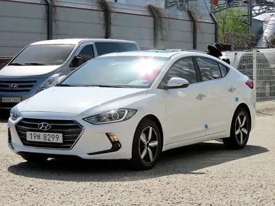 Hyundai Avante 2016, 129957 км, за 5665.17 USD