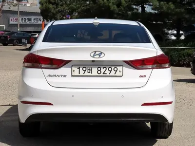 Hyundai Avante 2016, 129957 км, за 5665.17 USD