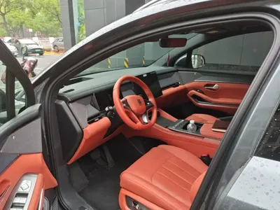 BYD 唐L 2025, 2600 км, за 34011.21 USD
