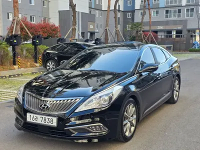 Hyundai Grandeur 2015, 145317 км, за 5334.38 USD
