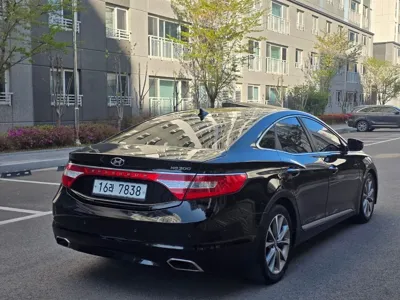 Hyundai Grandeur 2015, 145317 км, за 5334.38 USD