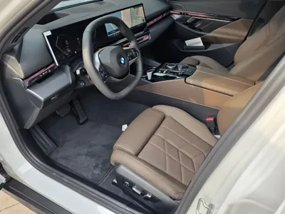 BMW 5-Series 2026, 2300 км, за 22180.37 USD - фото 8