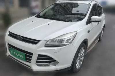 Ford Kuga · 2015 год