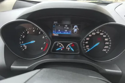 Ford Kuga 2015, 153800 км, за 5941 USD - фото 10