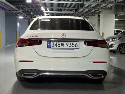 Mercedes-Benz E-Class 2023, 11000 км, за 31225.63 USD - фото 6