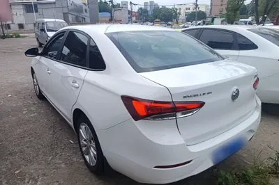 Buick GT 2021, 61200 км, за 7433 USD - фото 4