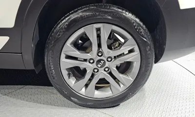 Kia Seltos 2021, 60192 км, за 10774.73 USD