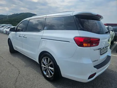 Kia Canival 2020, 135713 км, за 9780.75 USD