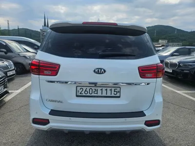Kia Canival 2020, 135713 км, за 9780.75 USD