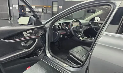 Mercedes-Benz E-Class 2018, 64914 км, за 13781.44 USD - фото 10