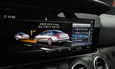 Mercedes-Benz E-Class 2018, 64914 км, за 13781.44 USD - фото 16