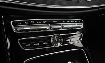 Mercedes-Benz E-Class 2018, 64914 км, за 13781.44 USD - фото 19