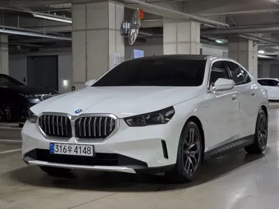 BMW 5-Series · 2026 год