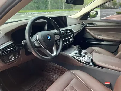 BMW 5 Series 2020, 89000 км, за 29987.65 USD