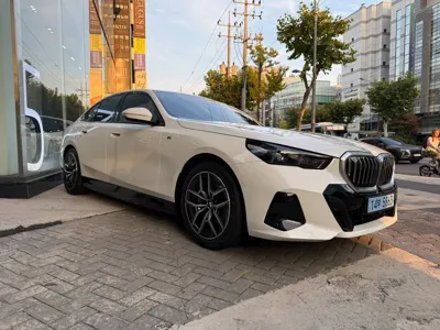 BMW i5