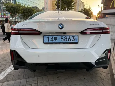 BMW i5