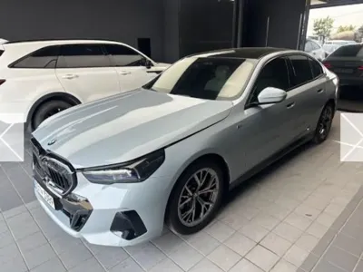 BMW 5-Series 2025, 25171 км, за 42864.65 USD