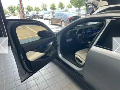 BMW 5-Series 2025, 25171 км, за 42864.65 USD