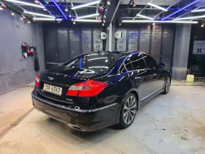 Hyundai Genesis 2008, 147000 км, за 3257.33 USD