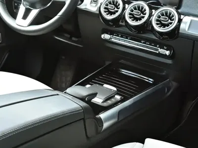 Mercedes-Benz EQB 2025, 10600 км, за 21924.57 USD - фото 11