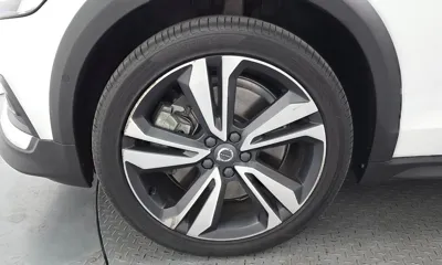 Volvo V60 2021, 96645 км, за 19764.69 USD