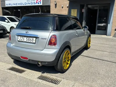 MINI Cooper 2008, 132925 км, за 2280.13 USD