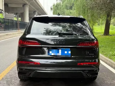 Audi Q7 2022, 65000 км, за 48262.75 USD