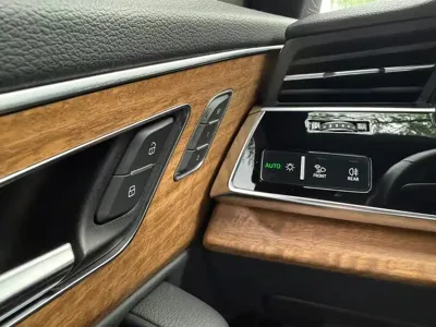 Audi Q7 2022, 65000 км, за 48262.75 USD - фото 12