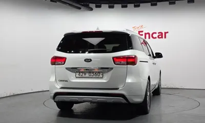 Kia Canival 2017, 53100 км, за 10228.02 USD