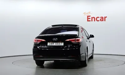 Hyundai Sonata 2017, 140212 км, за 5776.55 USD