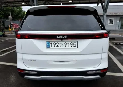 Kia Canival 2023, 70023 км, за 4219.57 USD