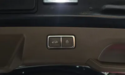 Kia EV9 2024, 61784 км, за 38093.36 USD - фото 27
