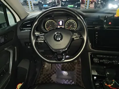 Volkswagen Tiguan L 2020, 81800 км, за 14631.11 USD