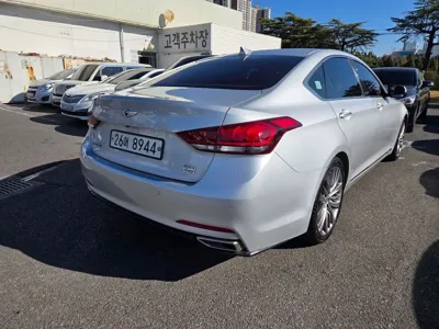 Hyundai Genesis 2016, 153072 км, за 6186.1 USD