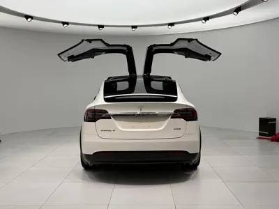 Tesla Model X 2018, 90000 км, за 27338.93 USD