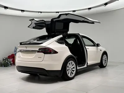 Tesla Model X 2018, 90000 км, за 27338.93 USD